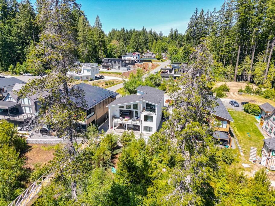 Kelly'S Sunset Lake Retreat Shawnigan Lake Exterior photo